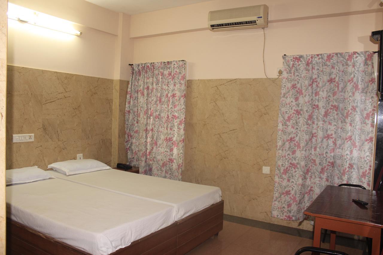 Hotel Sukhvas Thiruvananthapuram Zewnętrze zdjęcie